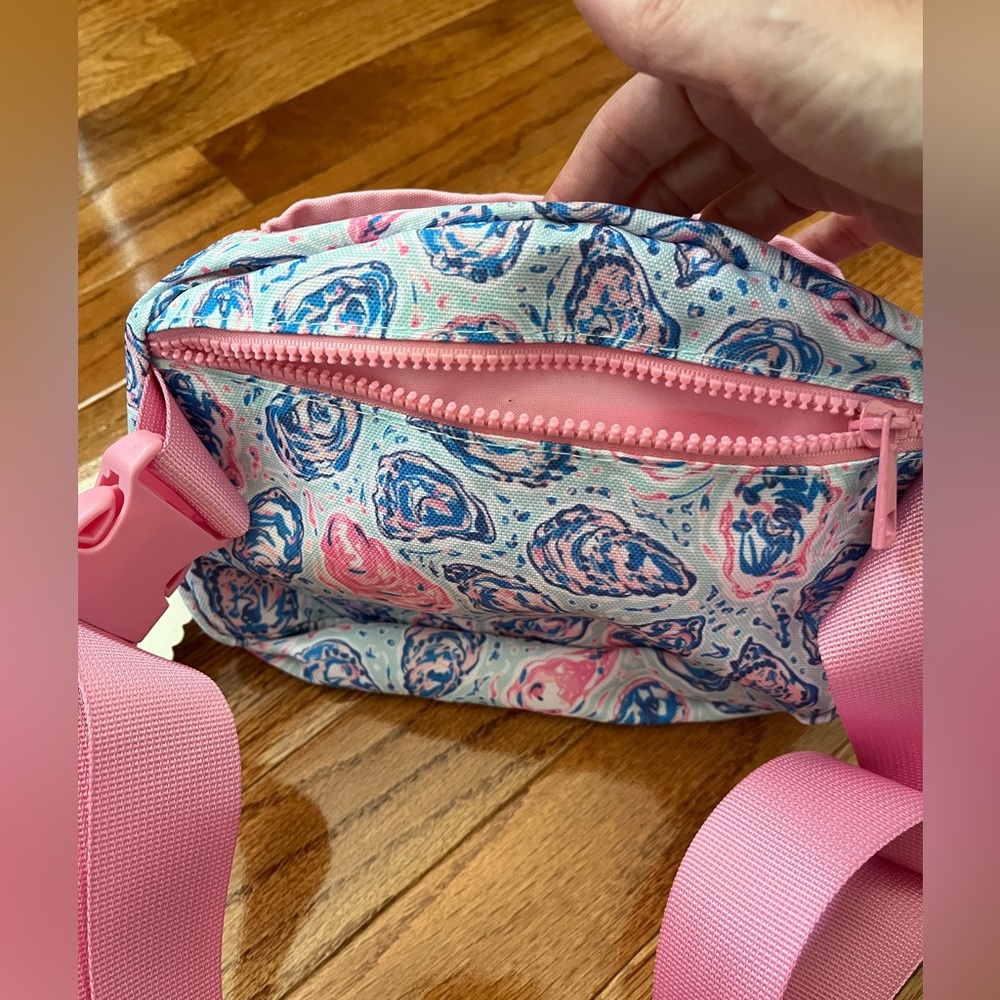 Simply Southern Belt Bag - Oyster Print in pink/blue, NWT - Picture 6 of 8